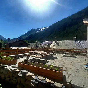 Au Campdebase Couette-café La Grave